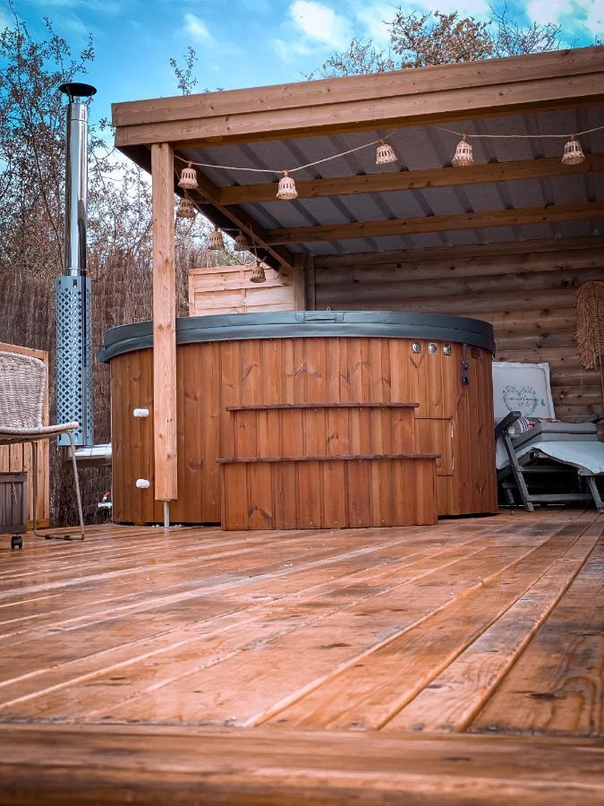 Campsite Au Style Scandinave Et Son Bain Nordique